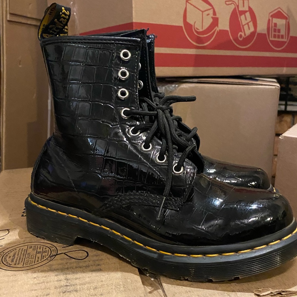 Black patent Dr Martens